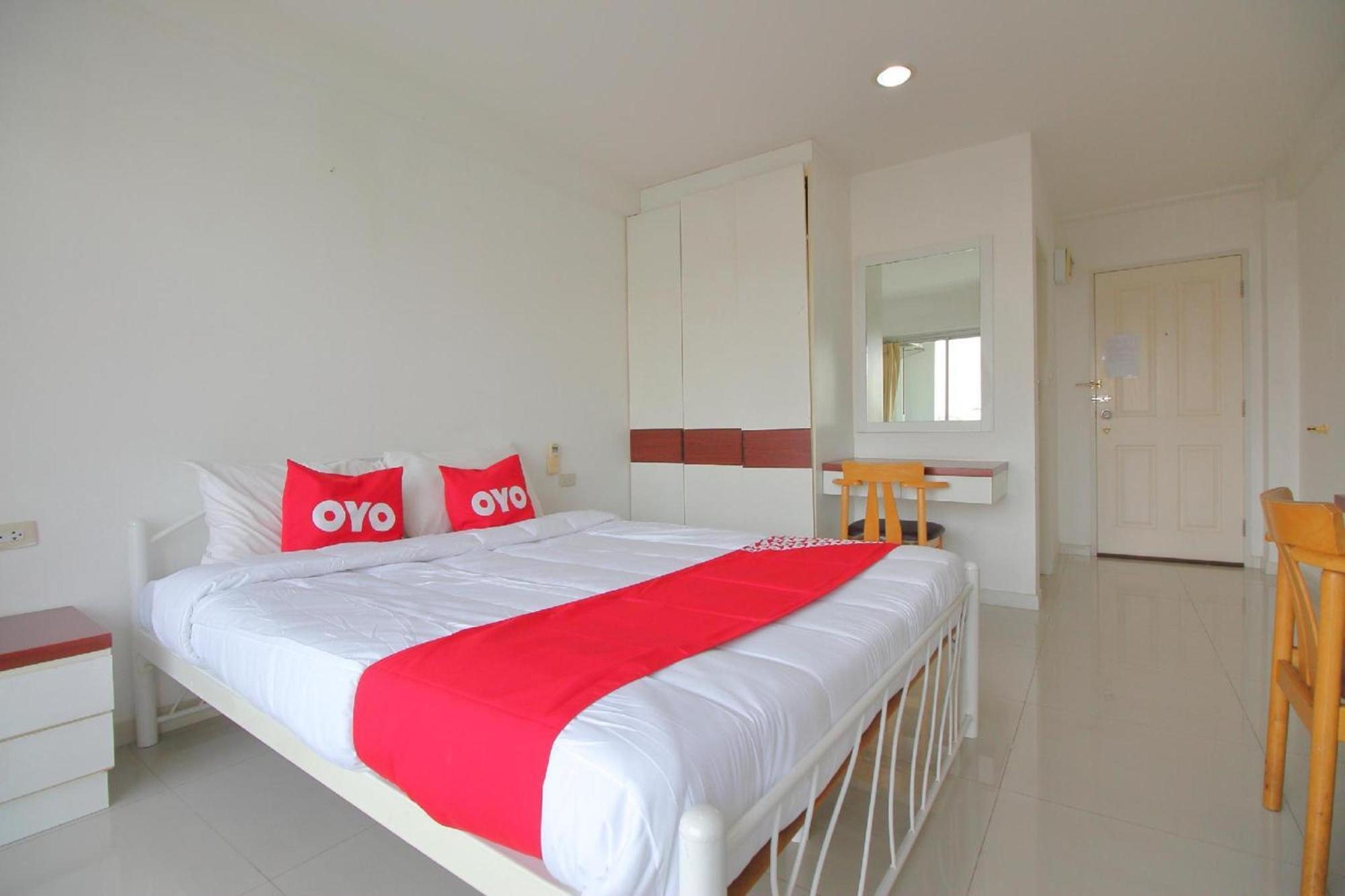 Super Oyo 498 Ladawan Villa Banguecoque Exterior foto