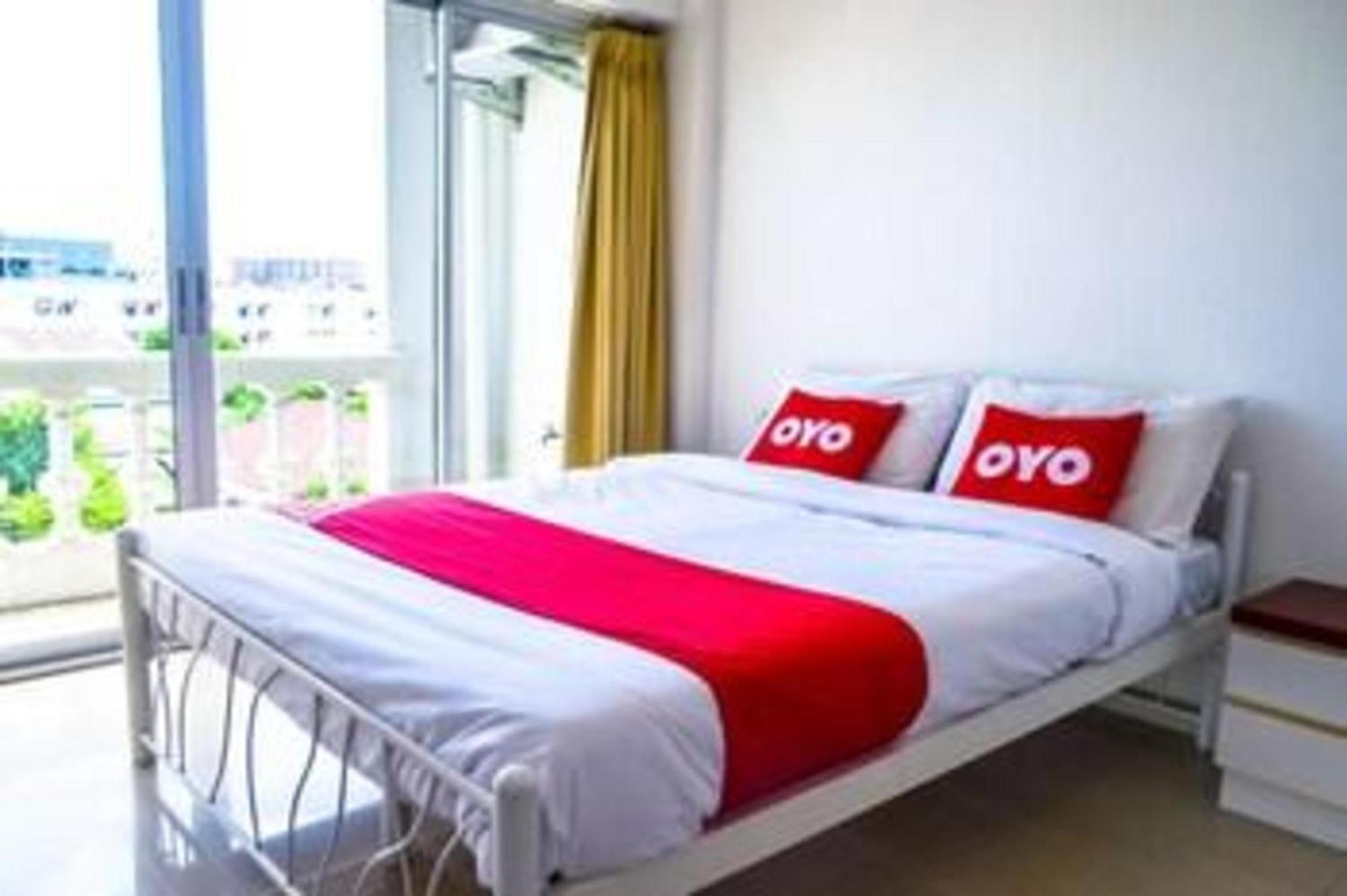 Super Oyo 498 Ladawan Villa Banguecoque Exterior foto