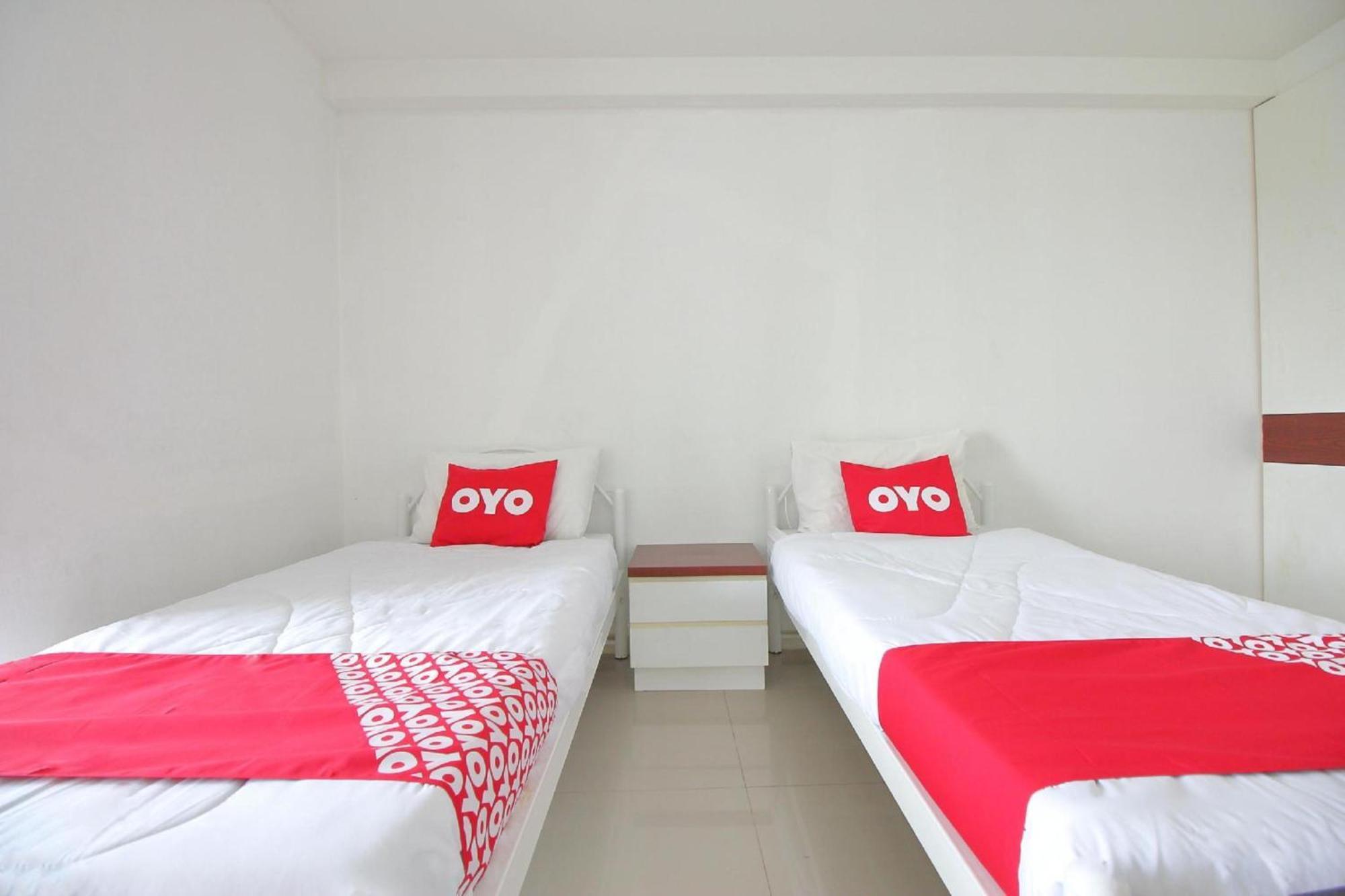 Super Oyo 498 Ladawan Villa Banguecoque Exterior foto
