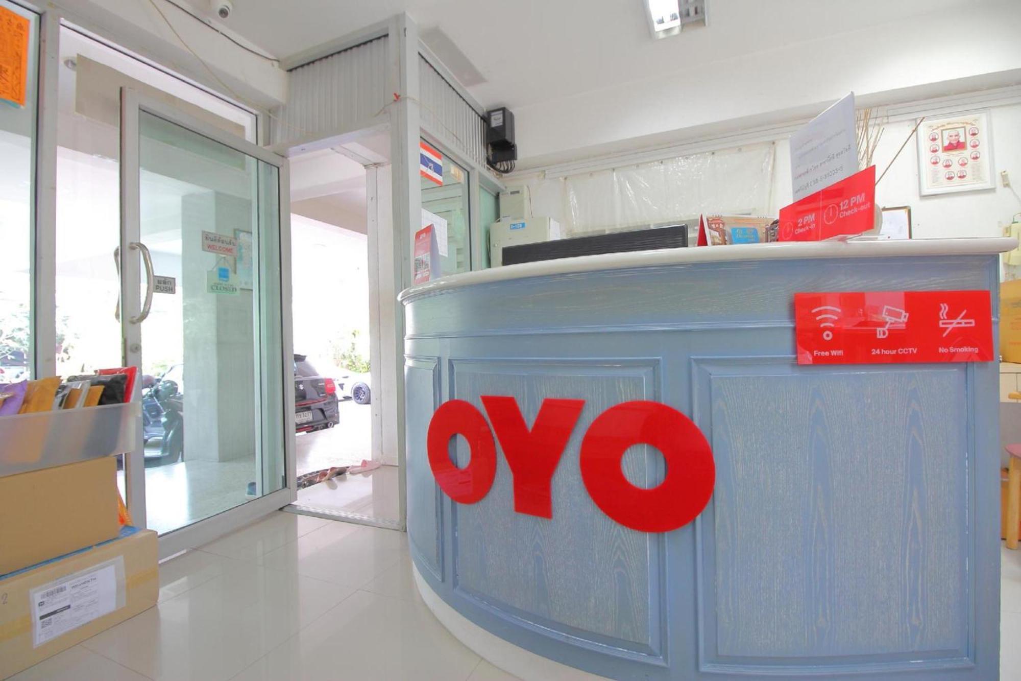 Super Oyo 498 Ladawan Villa Banguecoque Exterior foto