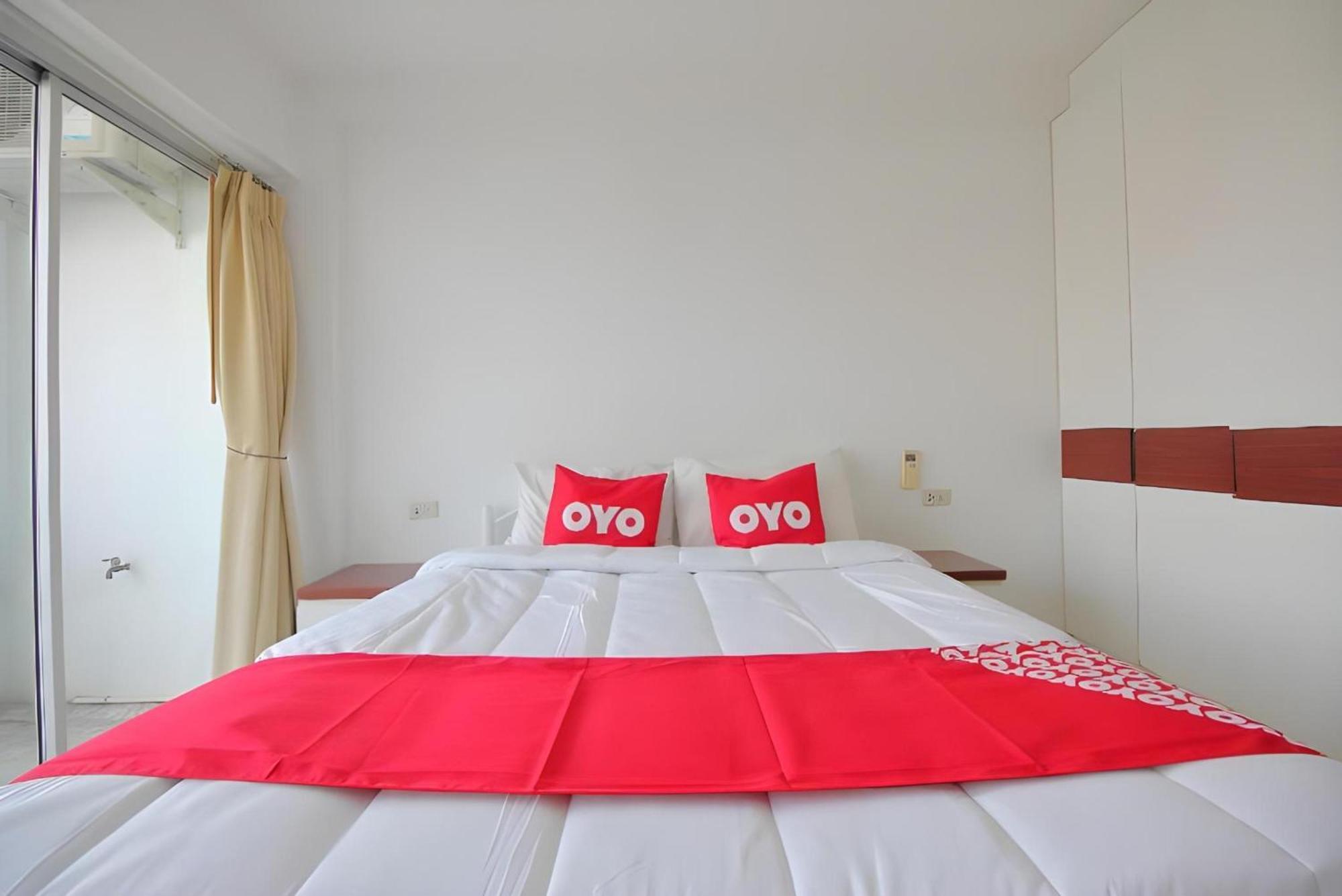 Super Oyo 498 Ladawan Villa Banguecoque Exterior foto