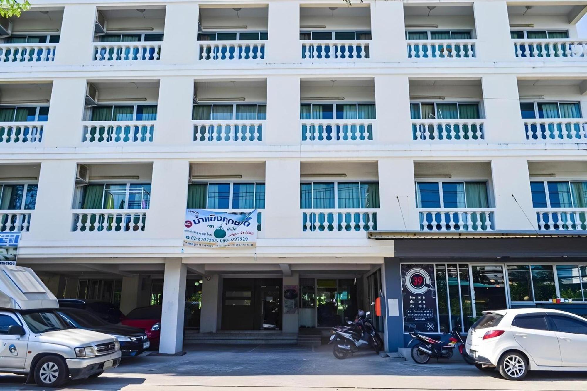 Super Oyo 498 Ladawan Villa Banguecoque Exterior foto
